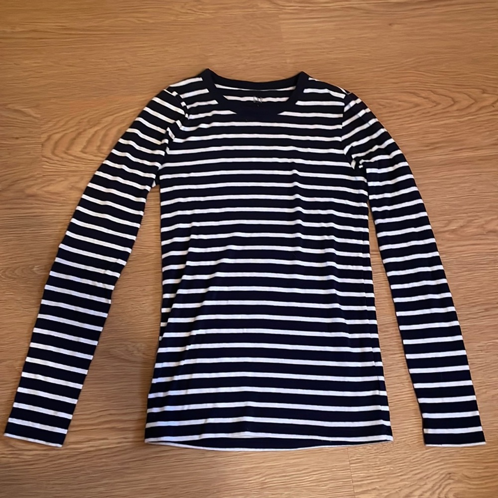 Gap The Modern Tee- blue and white, small